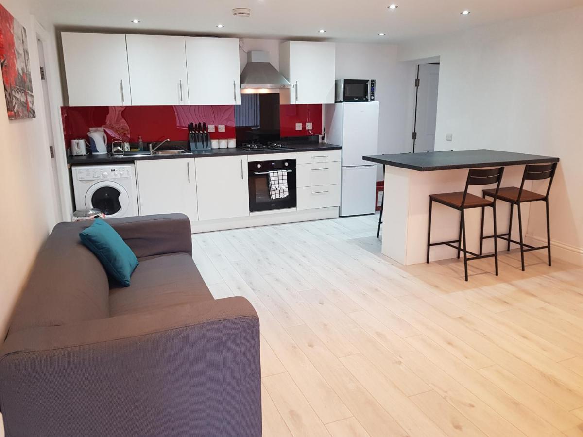 Central Windsor 2 Bedroom Flat With Free Parking Eksteriør bilde