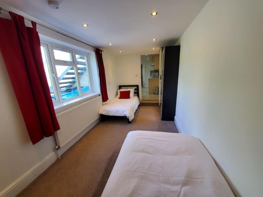 Central Windsor 2 Bedroom Flat With Free Parking Eksteriør bilde