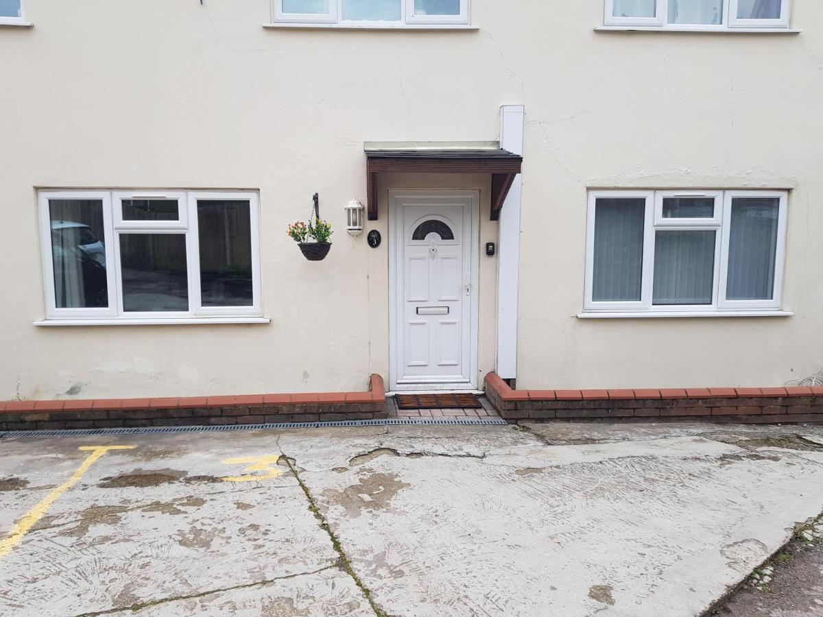 Central Windsor 2 Bedroom Flat With Free Parking Eksteriør bilde