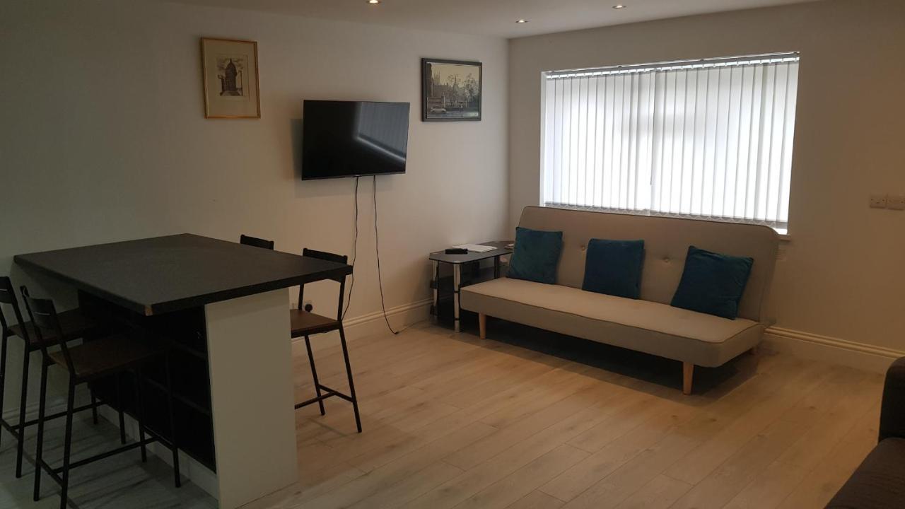 Central Windsor 2 Bedroom Flat With Free Parking Eksteriør bilde